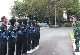 Calon Caba PK TNI AL Penerimaan TA 2023 saat Terima Arahan dari Danlantamal VI Makassar