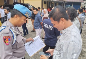 Polres Bengkulu Utara saat Razia HP Anggota
