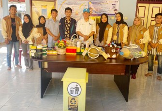 Foto bersama Mahasiswa Kukerta Cempaka Permai Unihaz