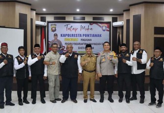  Polresta Pontianak Kukuhkan Pokdar Kamtibmas Bhayangkara