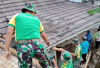 Yonif 330 Kostrad Gelar Karya Bakti Bangun Masjid Ponpes Daarul Mukhtaar