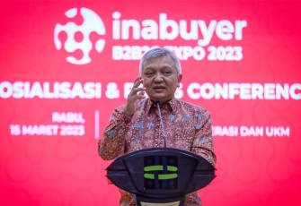 Deputi Bidang UKM KemenKopUKM Hanung Harimba Rachman, mewakili Menteri Koperasi dan UKM, pada acara sosialisasi INABUYER B2B2G Expo 2023, di Jakarta, Rabu (15/3).