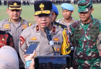 Wakapolda Kalimantan Barat Brigjen Pol Roma Hutajulu, S.IK., M.Si., memimpin Apel Gelar Oprasi Keselamatan T.A. 2024 dan Pencanangan Aksi Keselamatan Jalan di Lapangan Jananuraga Polda Kalbar pada, Jumat (01/Maret/2024)