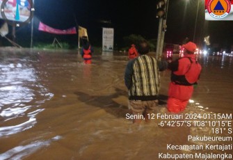 Tim Gabungan masih Bersiaga di Lokasi Banjir Kabupaten Majalengka