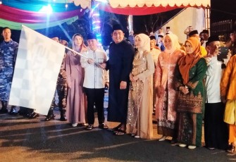 Bupati Bintan Roby Kurniawan SPWK saat Lepas Pawai Takbir