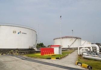 Ilustrasi Kilang Minyak Pertamina 