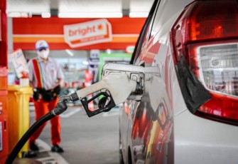 Ilustrasi pengisian BBM Pertalite di SPBU