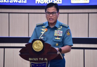  Kepala Staf Angkatan Laut (Kasal) Laksamana TNI Dr. Muhammad Ali saat memimpin acara Peringatan Tahun Baru Islam 1446 H/2024 M bertempat di Auditorium Denma Mabesal, Cilangkap, Jakarta Timur, Senin (15/07)