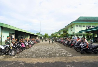 Korem 071/Wijayakusuma berkolaborasi dengan Denpom IV/1 Purwokerto lakukan pengecekan kendaraan bermotor baik roda dua maupun roda empat. Jumat (5/1/2024) di Lapangan Apel Makorem 071/Wijayakusuma, Sokaraja, Banyumas