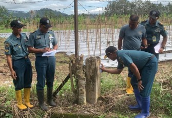 Danlanudal Manado Ajak Perwira Staf Cek Patok Tanah Pangkalan