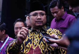 Kemenag Yaqut Cholil Qoumas saat memberikan keterangan pers 