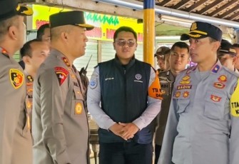 Kapolda Jatim Irjen Pol Imam Sugianto saat pengecekan Terminal Purabaya Jelang Arus Mudik 2024