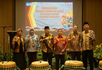 Asisten I bidang Pemerintahan dan Kesejahteraan Rakyat Provinsi Bengkulu Khairil Anwar membuka Acara Sosialisasi Pencatatan Warisan Budaya Takbenda (WBTb) dan Cagar Budaya di Provinsi Bengkulu di Mercure Hotel Bengkulu, Selasa (5/2)
