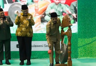 Musyawarah Wilayah (Muswil) VIII DPW Lembaga Dakwah Islam Indonesia (LDII) Provinsi Sulawesi Selatan di Aula Mappaodang, Markas Polda Sulawesi Selatan, Jalan Perintis Kemerdekaan Km 16, Kota Makassar, Sulawesi Selatan, Selasa (17/9/2024). Asisten 1 Pemerintahan dan Kesejahteraan Rakyat Pemprov Sulawesi selatan Drs Muhammad Rasyid membuka pelaksanaan Muswil dengan memukul gong