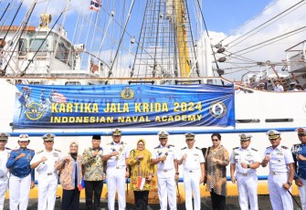 Pangkoarmada III Sambut KRI Bima Suci (BSC)-945 di Pelabuhan Manila Filipina