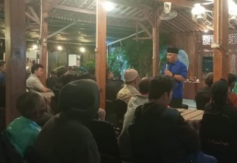 Acara deklarasi dukungan Relawan Alap - Alap untuk Ilyas - Tri Haryadi, pada Rabu (16/10/2024) malam, di Omah Joglo, Brujul, Jaten, Karanganyar