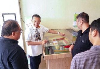 Bamsoet saat mengunjungi Universitas Perwira Purbalingga Jawa Tengah, Minggu (18/2/24).