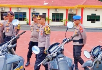  Kepala Kepolisian Resor Bintan AKBP Riky Iswoyo, S.I.K., M.M melakukan pemeriksaan kendaraan dinas dan peralatan dinas khususnya yang dioperasikan oleh personel Satuan Sabhara Polres Bintan, Kamis (18/1/2024)