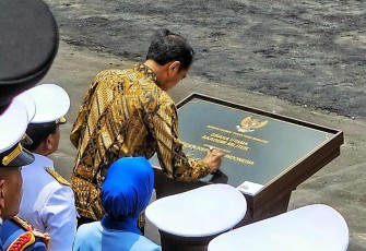 Presiden Republik Indonesia Ir. Joko Widodo saat meresmikan Graha Utama Akmil Magelang, Senin (29/1/2024).