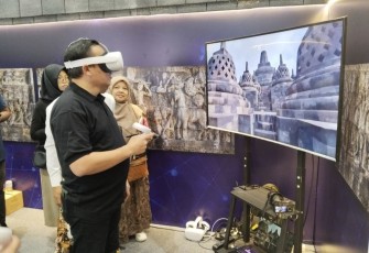 Borobudur Virtual 360 di Stan Pameran Dev-X Kemenag, Jakarta, Sabtu (6/1/2024).