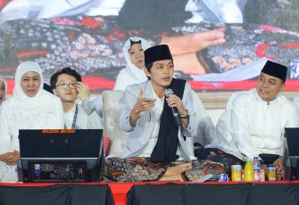 Gus Iqdam Doakan Khofifah dan Eri Cahyadi Terpilih Kembali Melanjutkan Kepemimpinan Periode Kedua