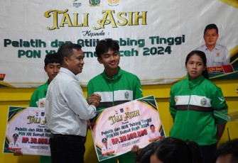 Pj Wako Berikan Tali Asih