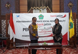 Bank Jatim Salurkan CSR Ke Pemkab Pamekasan
