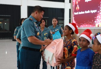 Panglima Komando Armada III (Pangkoarmada III) Laksamana Muda TNI Hersan, S.H., M.Si., M.Tr.Opsla, menghadiri  Acara Perayaan Natal Keluarga Besar TNI AL Wilayah Sorong yang berlangsung di Gedung Serba Guna Mas Pardi Koarmada III, Sorong, Papua Barat Daya