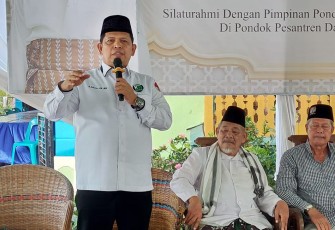 H Ikhwan SH MH meresmikan serta peletakan batu pertama pembangunan Masjid Nurul Qhodijah di Pondok Pesantren (Ponpes) Darul Hikmah, di Kabupaten Asahan.