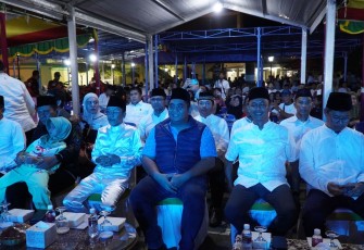 Komandan Skuadron 800 Wing Udara 1 Puspenerbal, Mayor Laut (P) Wahyu Ardiyansyah mewakili Komandan  Wing Udara 1 Kolonel Laut (P) Dani Achnisundani mengikuti doa dan silaturahim kebangsaan menuju Pemilu damai di Balai Kelurahan Penyengat, Kelurahan Penyengat, Kecamatan Tanjungpinang Kota