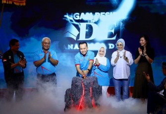 Pj Gubernur Agus Fatoni Ajak pada kegiatan Undian Super Grand Prize Tabungan Pesirah BSB di Palembang Indah Mall (PIM), Palembang, Sumatera Selatan, Minggu (28/1/2024).