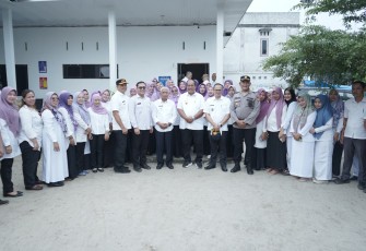 Bupati Asahan Serahkan Alat Kesehatan di UPTD Puskesmas Aek Songsongan