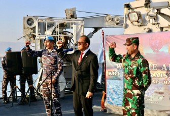 Dubes LBBP RI Muscatt untuk Kesultanan Oman dan Republik Yaman sambut KRI Frans Kaisiepo-368