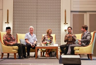 Menkes Budi Gunadi Sadikin dalam sesi diskusi pada GAVI Board Meeting di Hotel Hilton, Nusa Dua, Bali, Selasa (3/12)