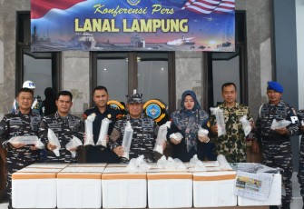 TNI AL Berhasil Gagalkan Penyelundupan Benih Lobster di Lampung 