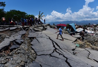 iustrasi dampak gempa bumi