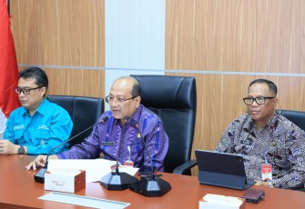 Pelaksana Harian (Plh.) Direktur Jenderal (Dirjen) Bina Keuda Horas Maurits Panjaitan saat koordinasi bertajuk “Sosialisasi Penganggaran APBD untuk Fasilitasi Sertifikasi Halal” di Gedung BPJPH, Jakarta Timur, Kamis (15/2/2024).