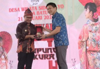 PJ. Walikota Batu, Aries Agung Paewai dan Vice Konsul Jepang di Surabaya