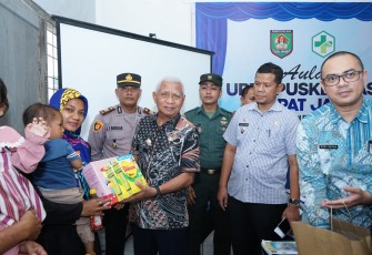 Bupati Asahan Serahkan Alat Kesehatan di UPTD Puskesmas Prapat Janji