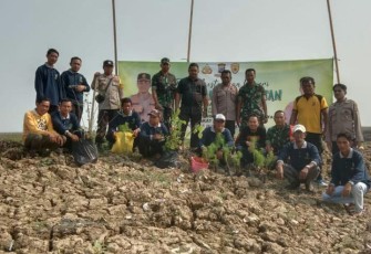 Koramil 1001-10/Babirik Cegah Batingsor dengan Menanam Pohon