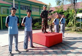 Anggota Koramil Kartoharjo Bina Karakter Siswa Pasca Praktek Kerja Lapangan