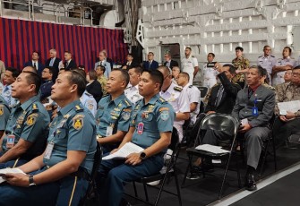 Asrena Pangkolinlamil Ikuti Forum Industri Pertahanan di Kapal Raimond Montecuccoli P-432