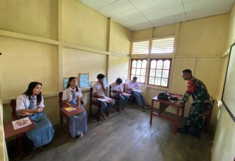 Satgas Yonzipur 5/BW Bangun Generasi Muda yang Sehat di Perbatasan