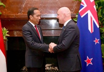 Presiden Joko Widodo bertemu dengan Perdana Menteri Selandia Baru, Christopher Luxon, di Hotel Park Hyatt, Melbourne, Australia pada Selasa, 5 Maret 2024.