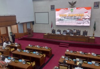 DPRD Kota Batam menggelar rapat paripurna dengan agenda Pandangan Umum (Pandum) fraksi atas penyampaian dan penjelasan Walikota Batam terhadap rancangan peraturan daerah (Ranperda) tentang Penyelenggaraan Pemakaman pada Rabu (24/4 /2024)