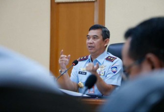 Dankoharmatau Marsekal Muda TNI Oki Yanuar, S.T., saat membuka acara Audit Kinerja Interen  Koharmatau, di ruang rapat Basjir Soerya, Bandung, Senin (05/02/2024).