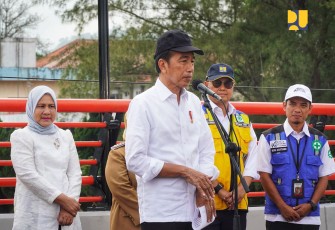  Presiden Jokowi Resmikan Jalan Daerah dan Jembatan Callender Hamilton di Banjar
