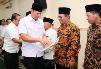 Menteri Agraria dan Tata Ruang/Kepala Badan Pertanahan Nasional (ATR/BPN), Agus Harimurti Yudhoyono (AHY) blusukan ke beberapa wilayah di Kota Administrasi Jakarta Selatan pada Rabu (03/04/2024)