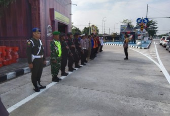 Pengamanan di Pos Exit Tol Dumpil dalam Rangka Operasi Nataru 
