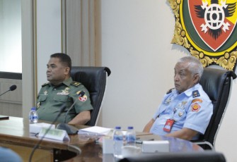 Irdam IX/Udayana Brigjen TNI Harpuddin Daing memimpin kegiatan Exit Meeting Audit Ketaatan dan Audit Kinerja Itjen TNI Periode III TA 2024